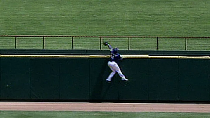 Gary Matthews defies gravity to rob a home run