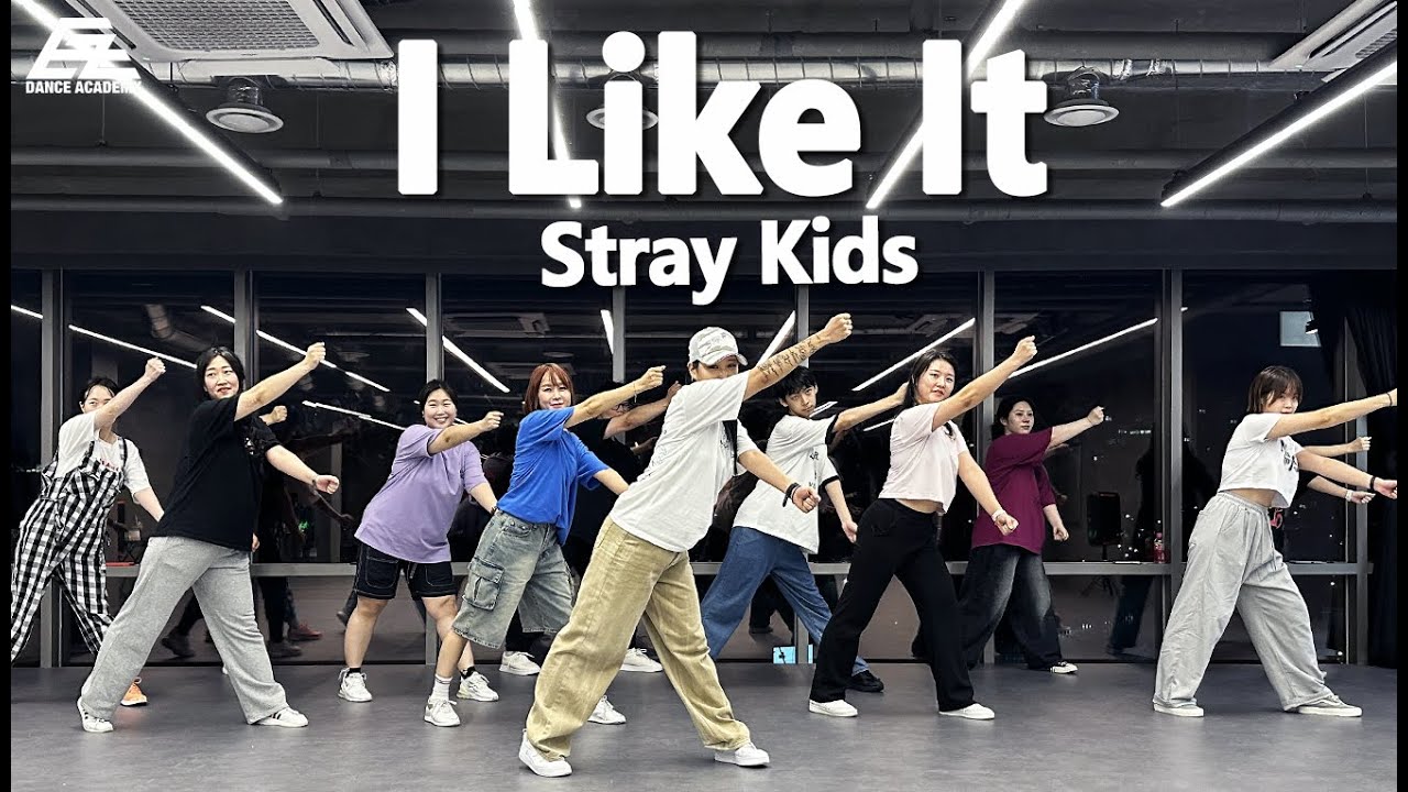 Itsakidearest Dancing Stray Kids (스트레이 키즈) -