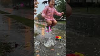One of Anizia’s favorite things: jumping in puddles! 💦 The perfect boots so moms can relax