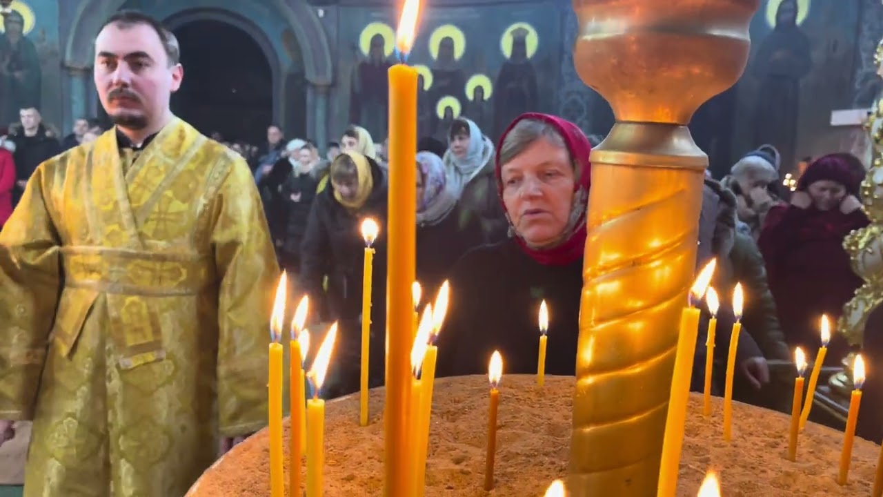Dumnezeiasca Liturghie săvârșită de ÎPS Arhiepiscop PETRU la Catedrala Episcopală din mun. Ungheni