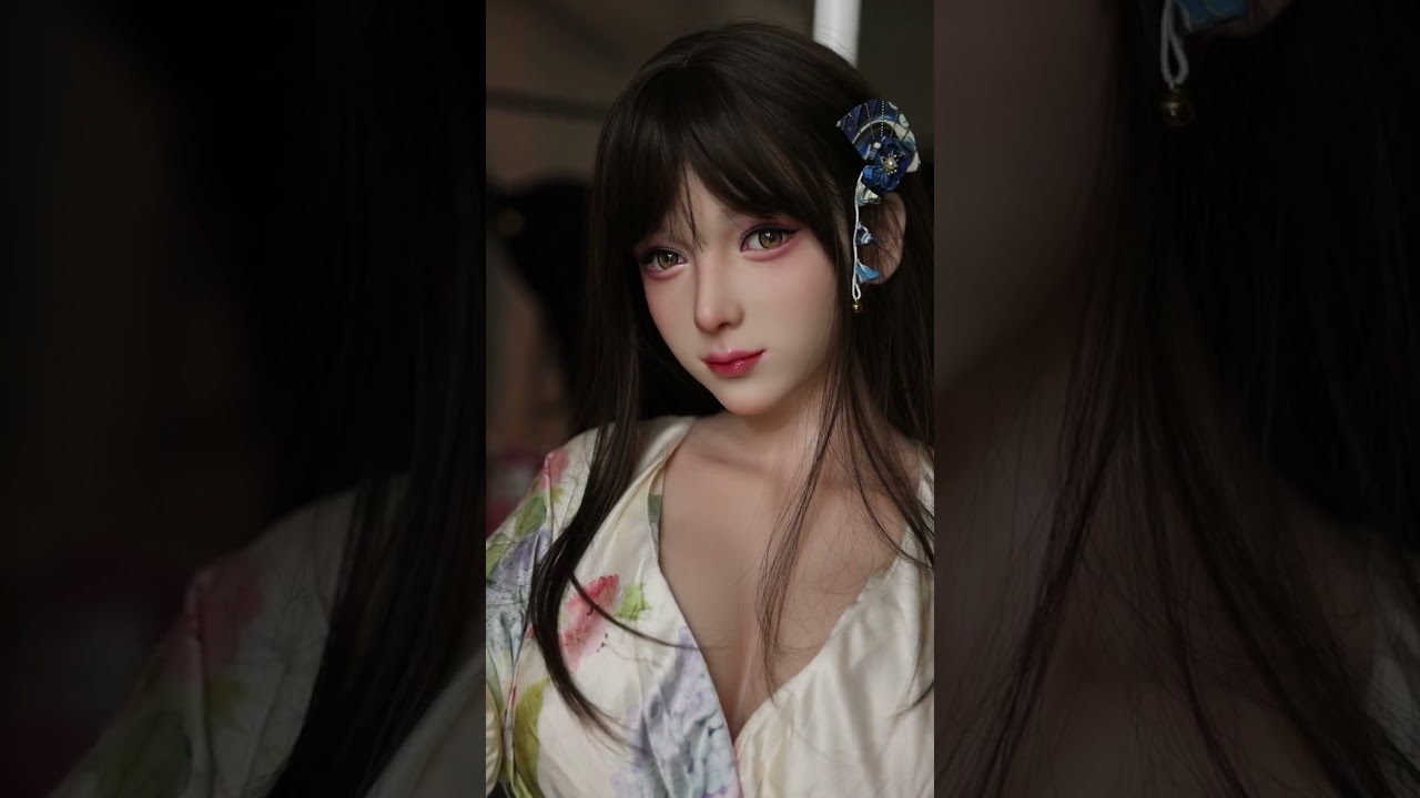 Kimono Geisha with Long Black Hair 