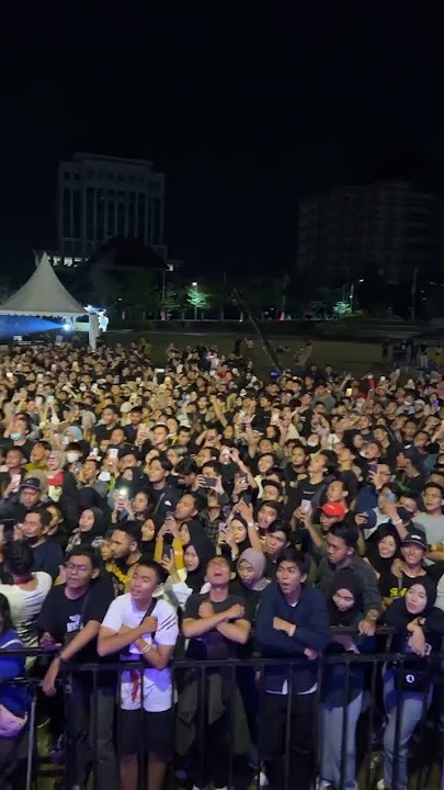 Tak pernah ternilai - Live