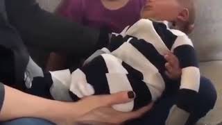 😱big sister slaps 1week old baby