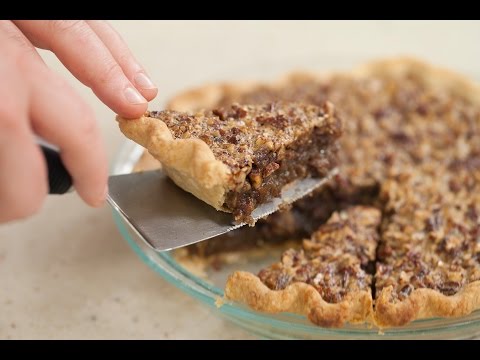 How To Slice The Perfect First Piece Of Pie Without Making A Mess | HuffPost Life