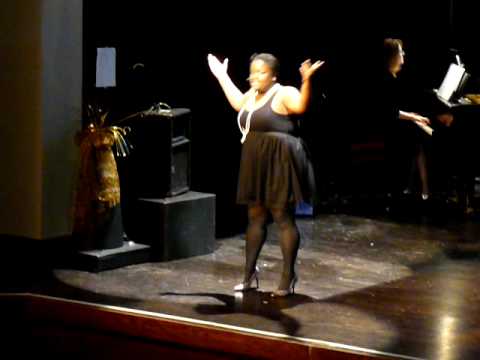 Nattalyee Heather Randall singing "Random Black Gi...