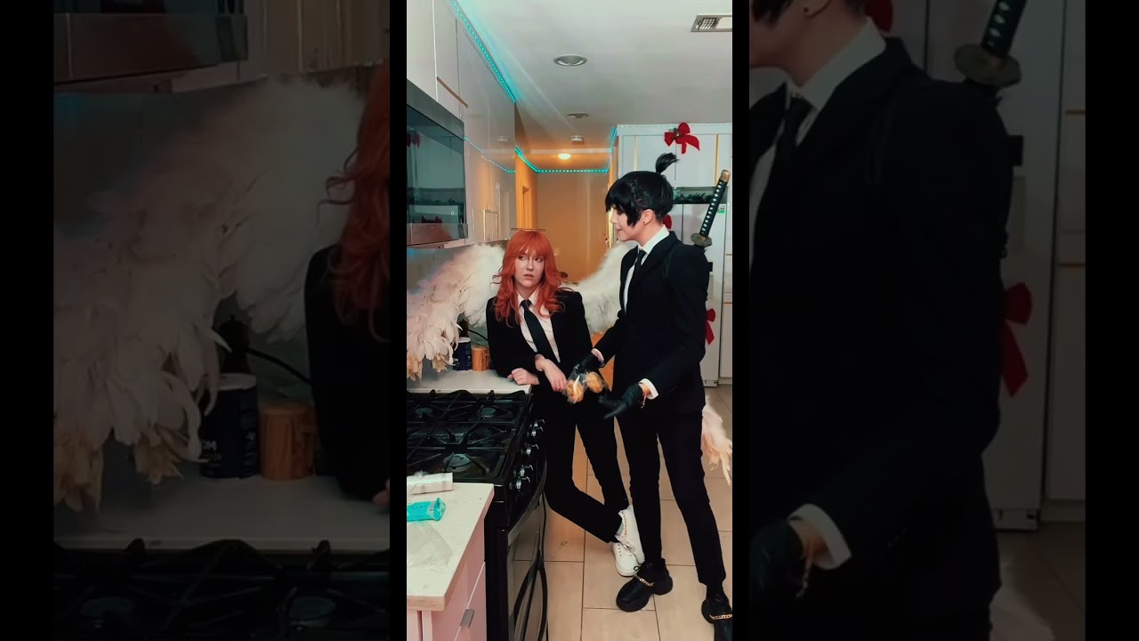 Learning The Microwave™️ with Aki✨ #comedy #cosplay #chainsawman #akiangel #boburnhaminside