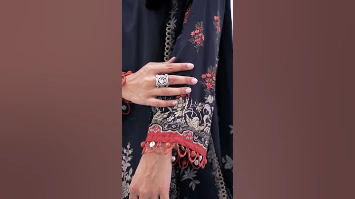 Bold yet feminine design with Mprints Fall’22 collection.