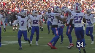 JC native Daquan Jones visits with Patriots and Titans