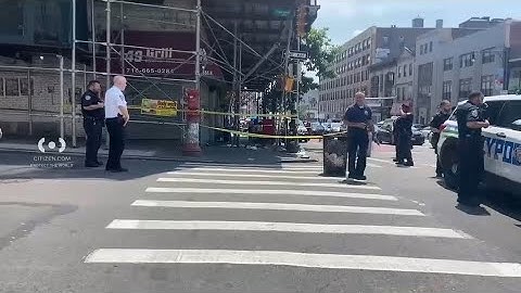 6 people hurt when car crashed into scaffolding in the Bronx