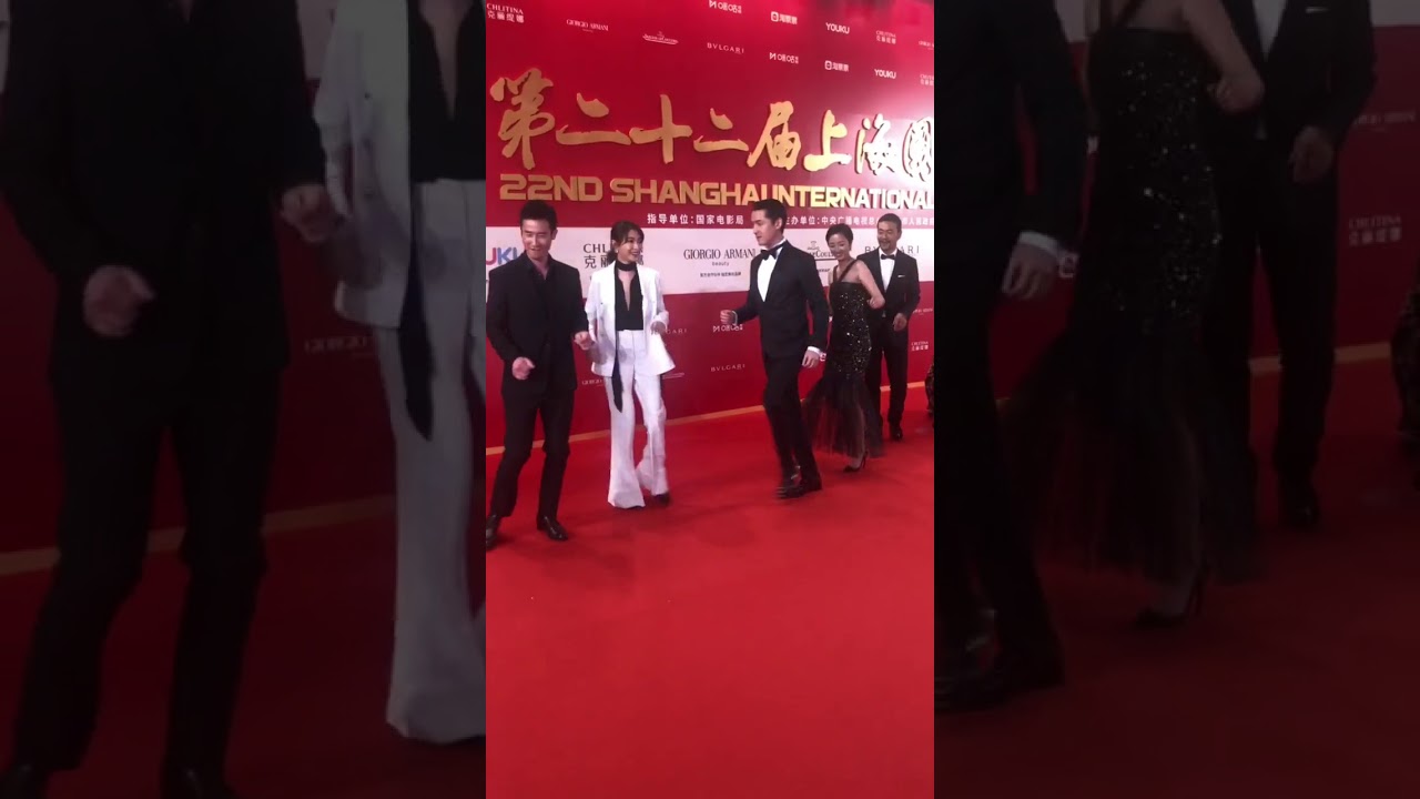 胡歌桂纶镁万茜红毯上飙舞 Huge Guilun Magnesium Wanxi Dancing on the Red Carpet video phone beyonce mp3