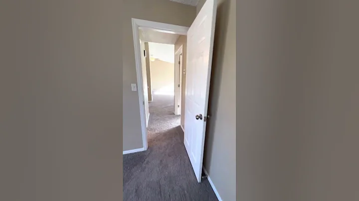 3925 Dewpoint Dr - Cozy 4 bed 2 bath Ranch Move In...