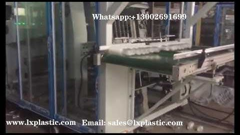 TIlt mold cup thermoforming machine with pick-up stacker