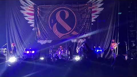 Of Mice & Men - "Would You Still Be Here" (Live at Alexandra Palace, London)