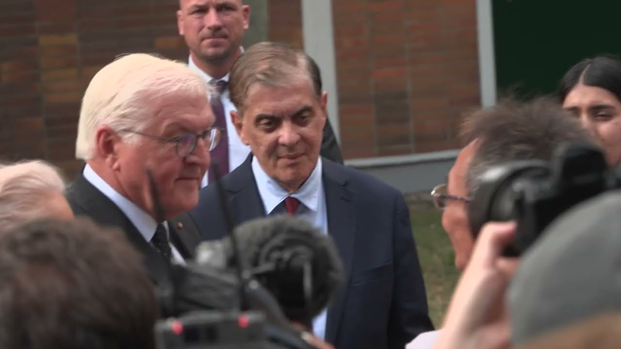 „Eine Schande für unser Land“ Bundespräsident gedenkt Progrom in Lichtenhagen vor 30 Jahren „Eine Schande für unser Land“ Bundespräsident gedenkt Progrom in Lichtenhagen vor 30 Jahren