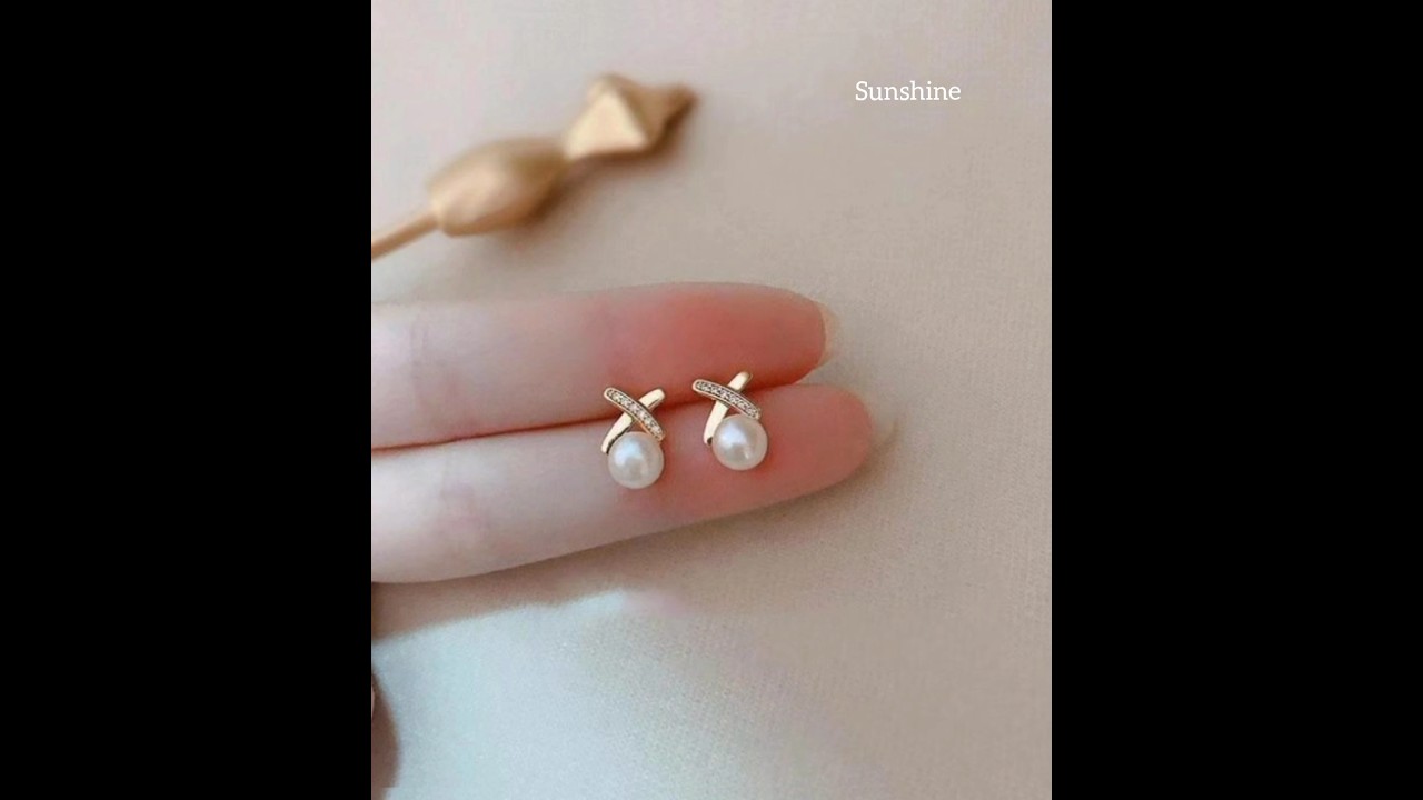 Stylish Trending Girls Ear Tops Designs 