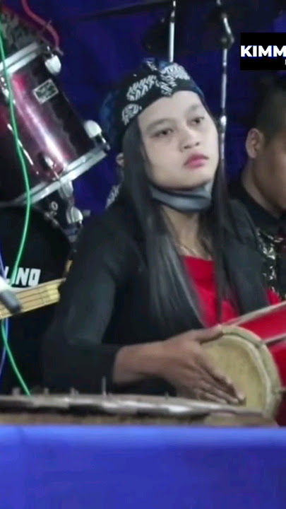 Neni pengendang Tayub podang kuning#tayubterbaru #tayubterop #tayub #tayubjawatimuran #sragenan