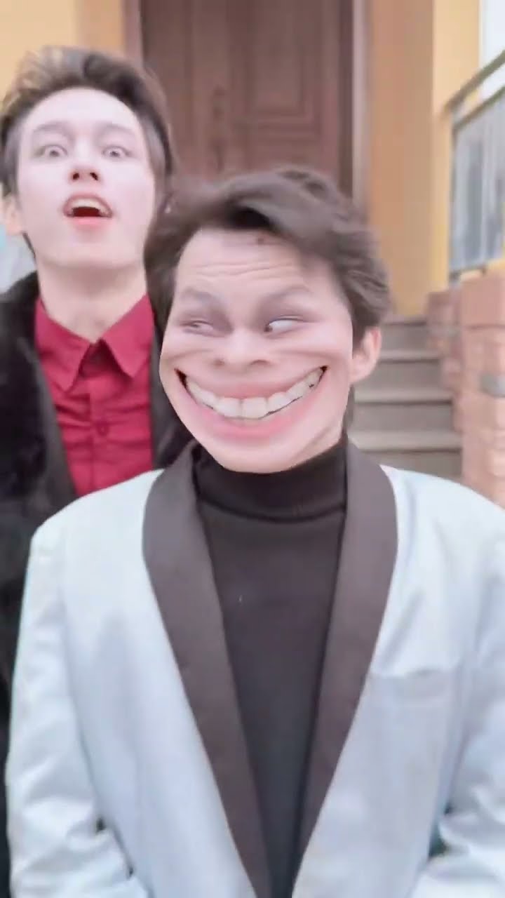 Everyone's smiles disappeared? #clown #angel