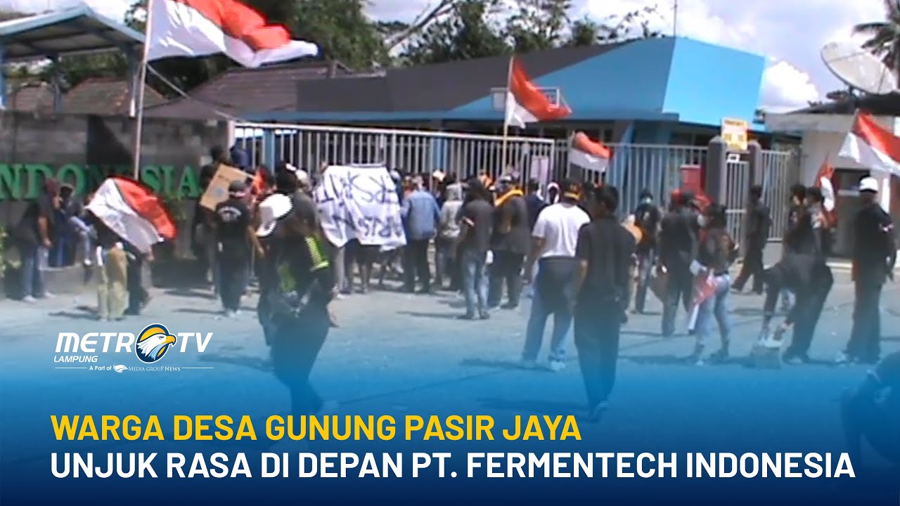 Warga Desa Gunung Pasir Jaya Unjuk Rasa Di Depan PT. FERMENTECH