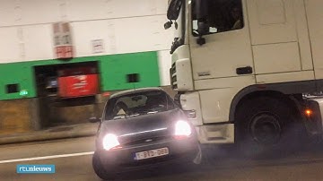 Bizar ongeluk in Antwerpen: vrachtwagen sleurt auto in volle vaart mee