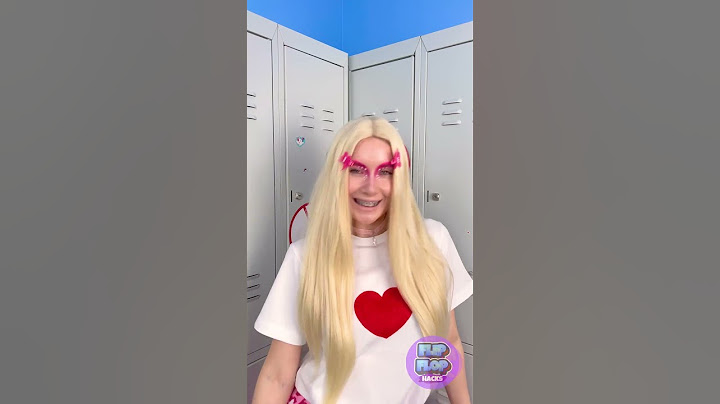 OMG she Drew a Lipstick Heart on Her Shirt to Apply Makeup in Class!💖