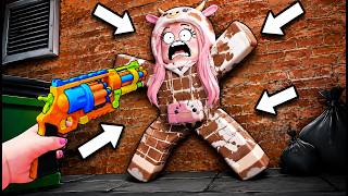 MOMON, MOCHI & MILO CAMOUFLAGE WITH BODY PAINT TO HIDE, SO HILARIOUS !!