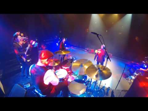 "Hard Working Woman" - Jimmy Barnes - Live in Sydney