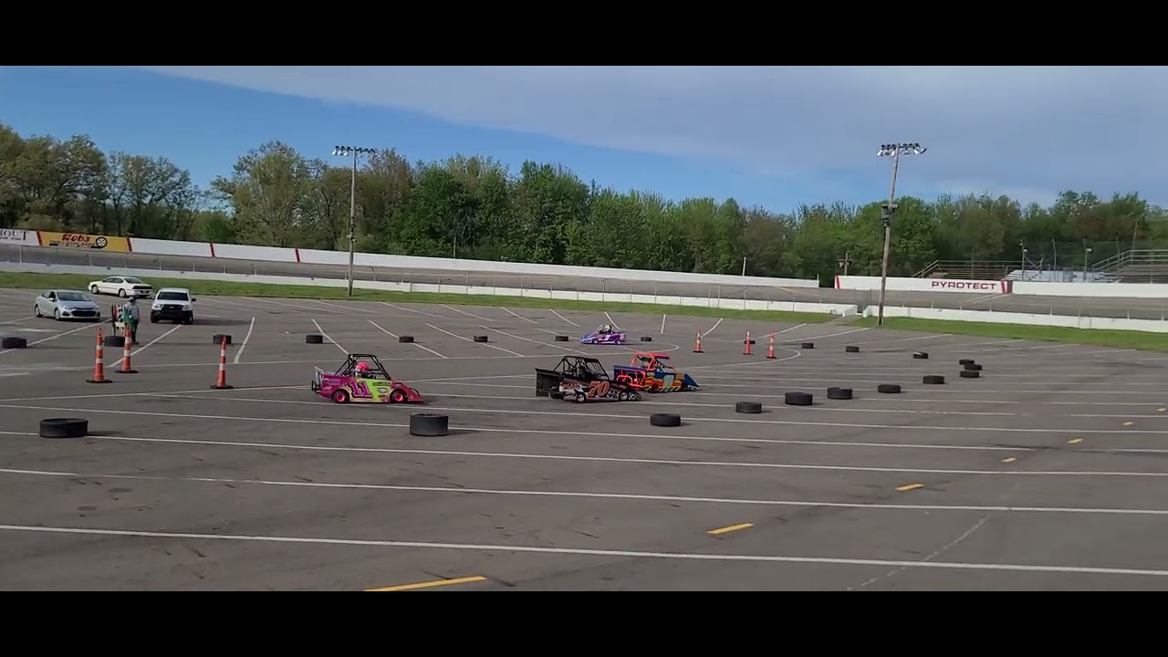 Mini Wedge Racing R&b Kalamazoo speedway mini wedge Senior heat race 5/17/22 - YouTube