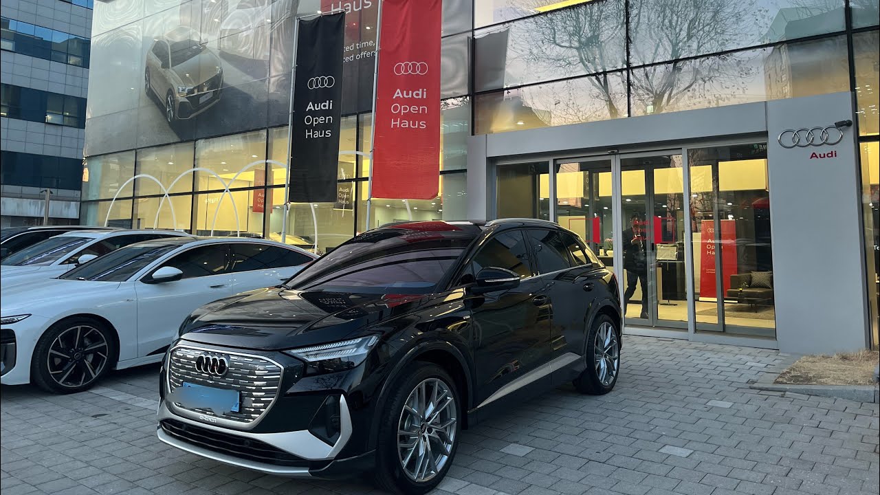 2026년 아우디 동대문전시장 Q4 e트론 1호차 출고 했습니다 