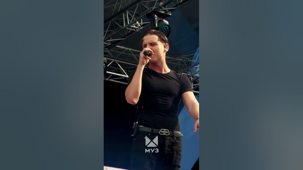 Ваня Дмитриенко запремьерил свой новый «Шёлк»❤️‍🔥❤️‍🔥 А у вас уже есть она в плейлистах?