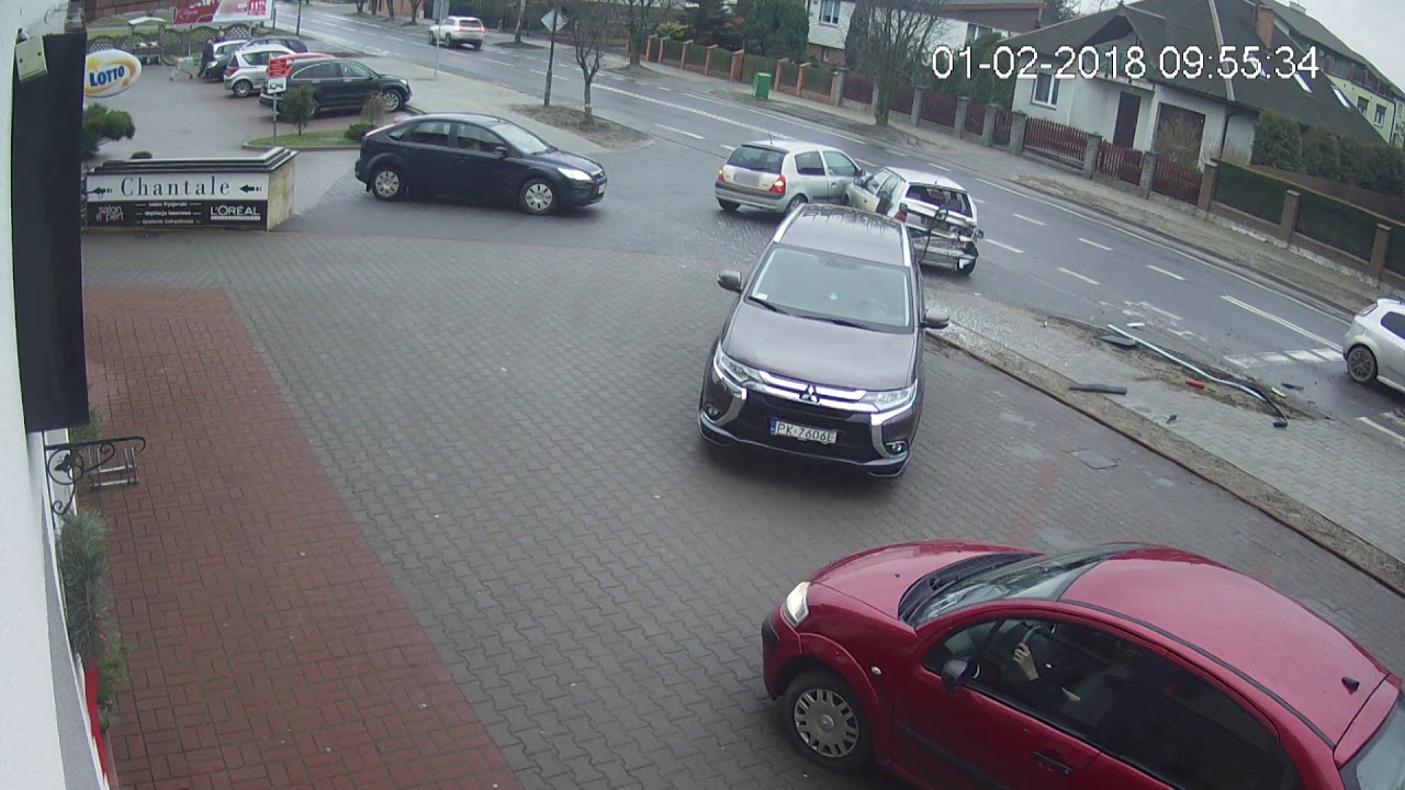 Zderzenie trzech samochodów na ul. Polnej. Więcej na faktykaliskie.pl kalisz wielkopolskie
