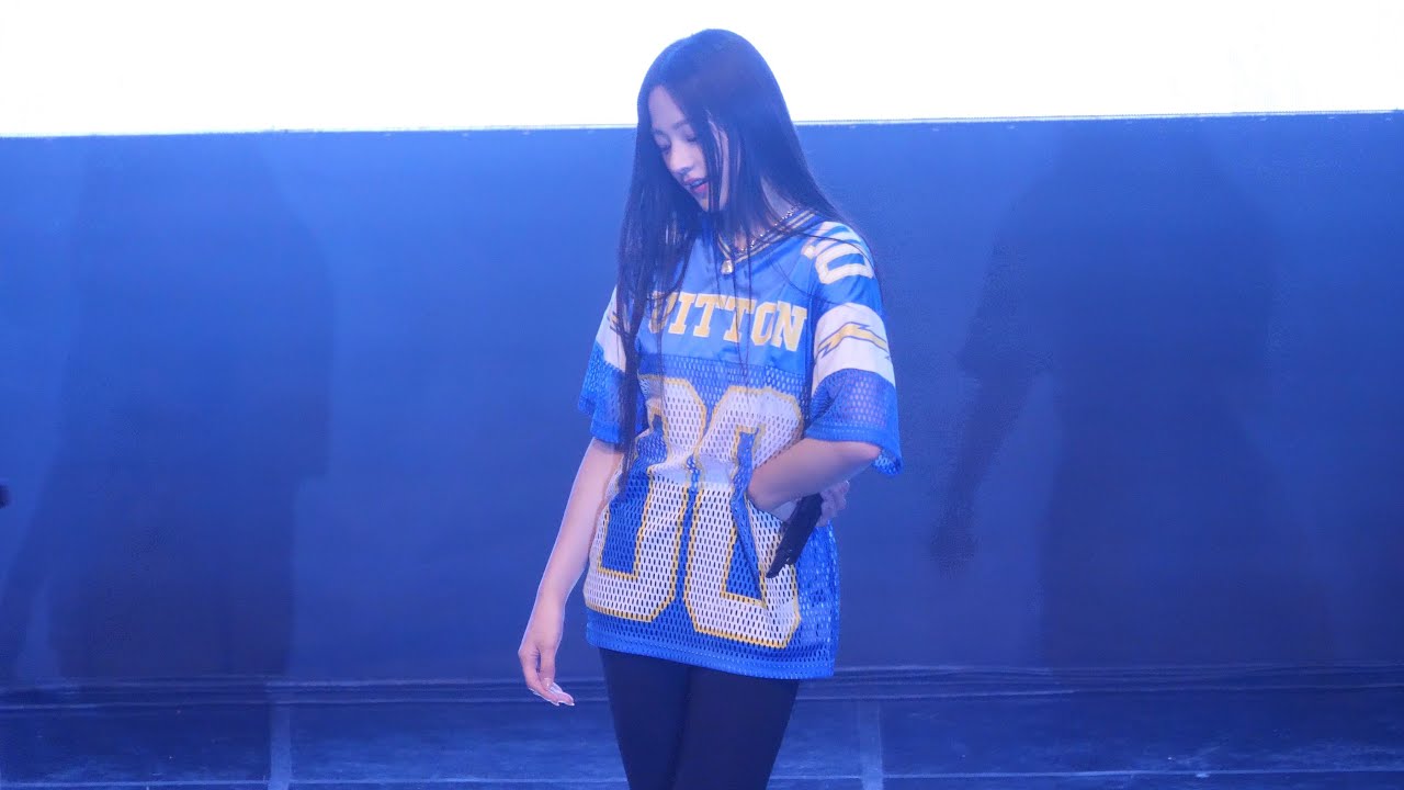 220921 뉴진스 (NewJeans) 'Cookie' (쿠키) 의자없는 Ver. 민지 MINJI 4K Cam (단국대학교축제)