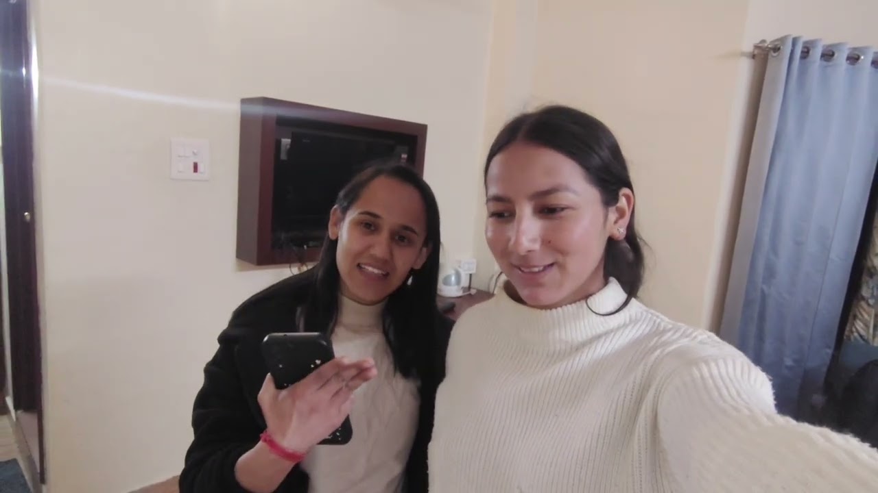 Mujhe pta nahi chalta m kya bolti Rehti hun bich bich m 🥺😏 communication skill improve karni padegi😔