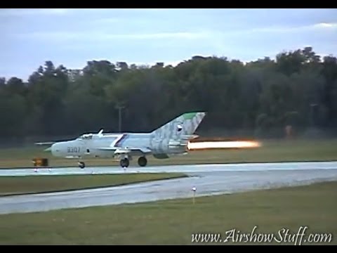 MiG-21 Sunset Afterburner Flybys - Willow Run Airport