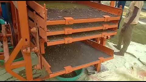 Grain Grader working Mung Bean ( Moong )