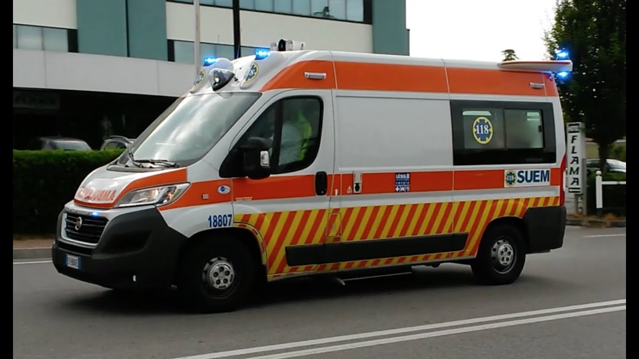 Ambulanza SUEM 118 Treviso [87] Italian ambulance in emergency YouTube