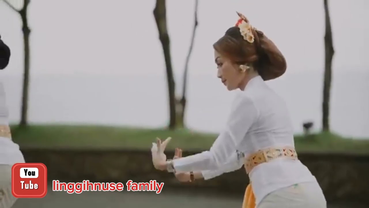 tari rejang taksu Bhuwana