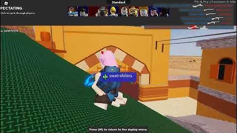 HACKER CAUGHT IN ROBLOX ARSENAL!