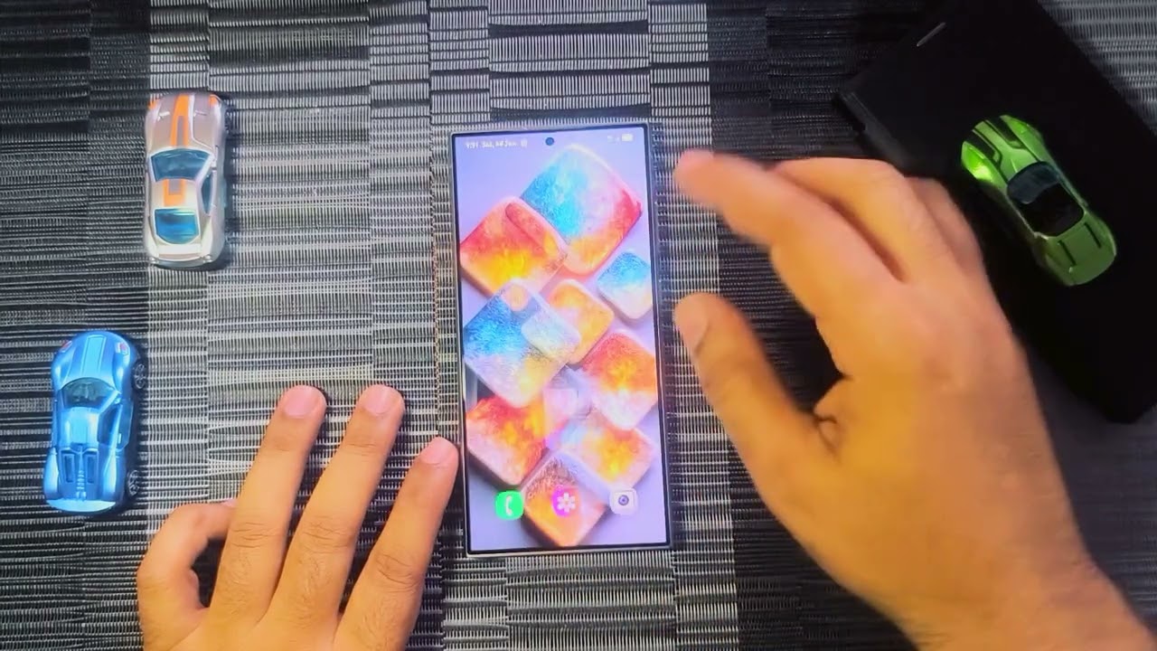 Good lock features. Show date on status bar.