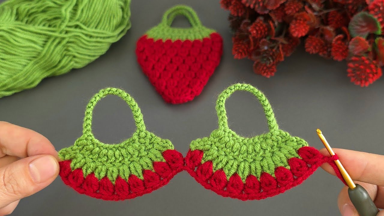 💰💰💰I Made Money With This Super Easy Crochet Strawberry Keychain! Buy it and give it as a gift
