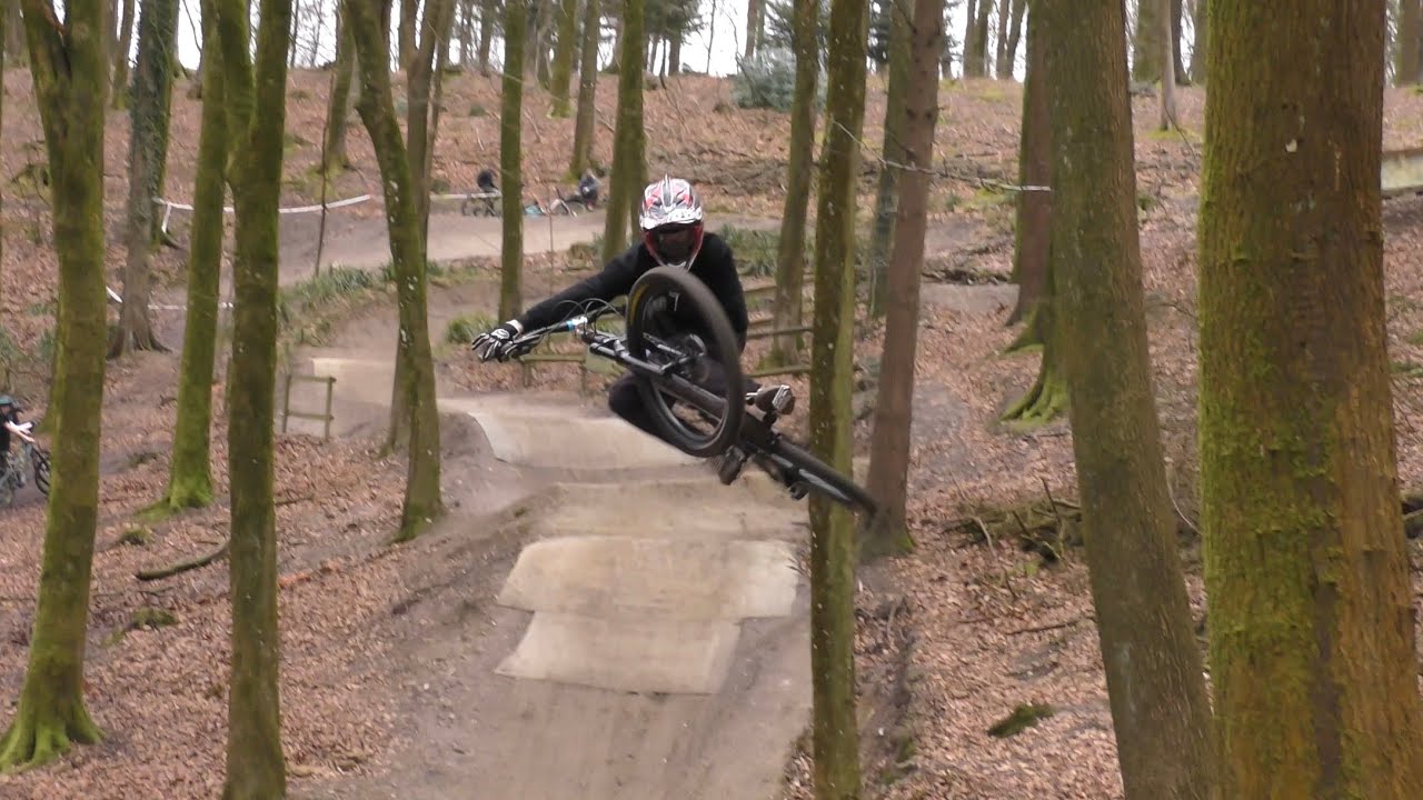 Windhill Bikepark Mtb - New jumps, trains and crash 🌲