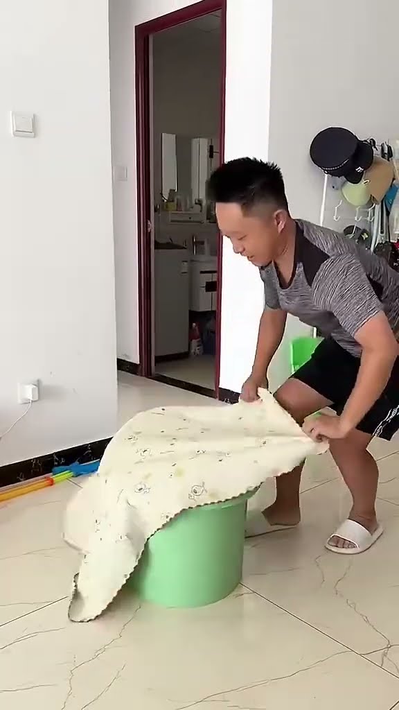儿子到底是怎么出来的呢 #呆萌小米宝#萌娃#熊孩子???