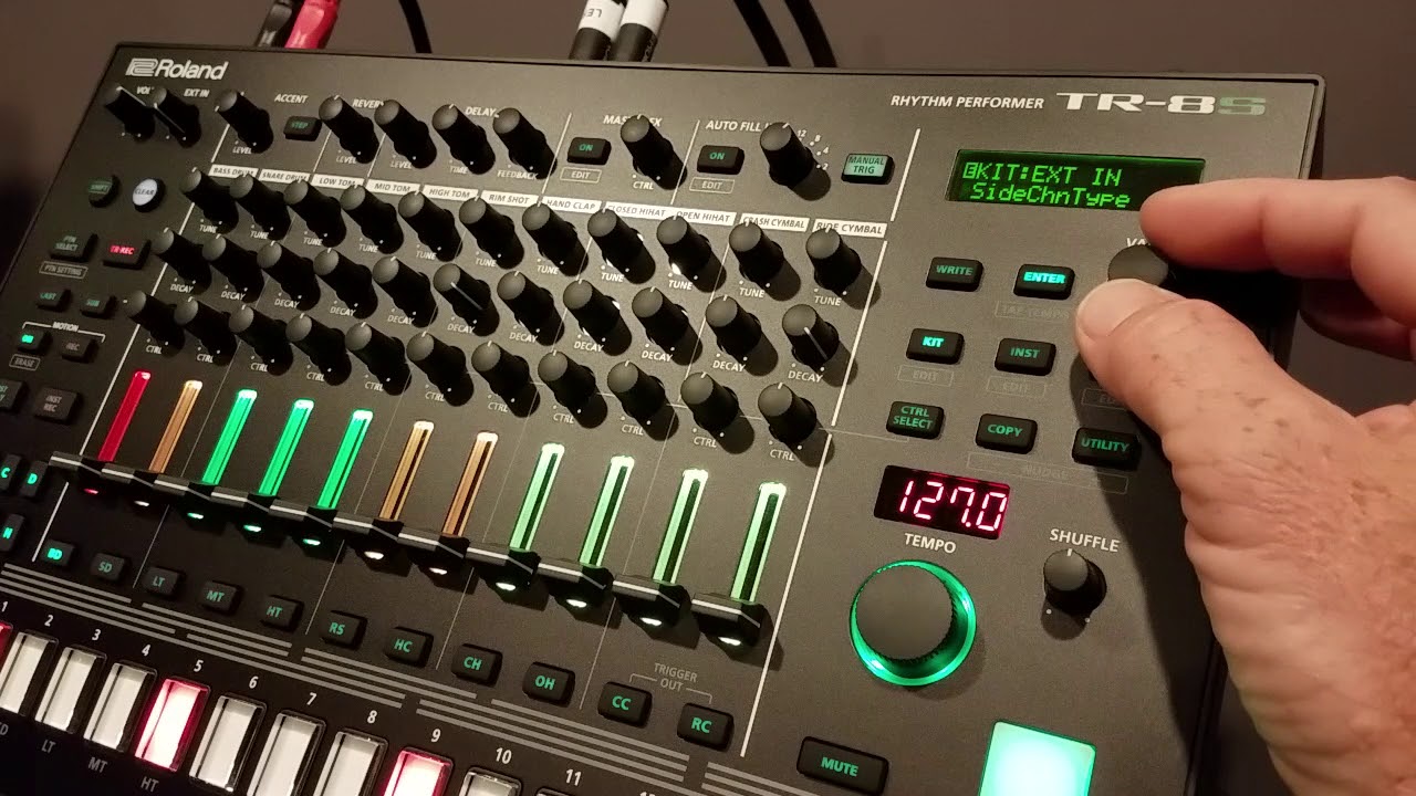 Roland TR-8s Tutorial: External In and Side-Chain - YouTube Roland TR-8s Tutorial: External In and Side-Chain - YouTube