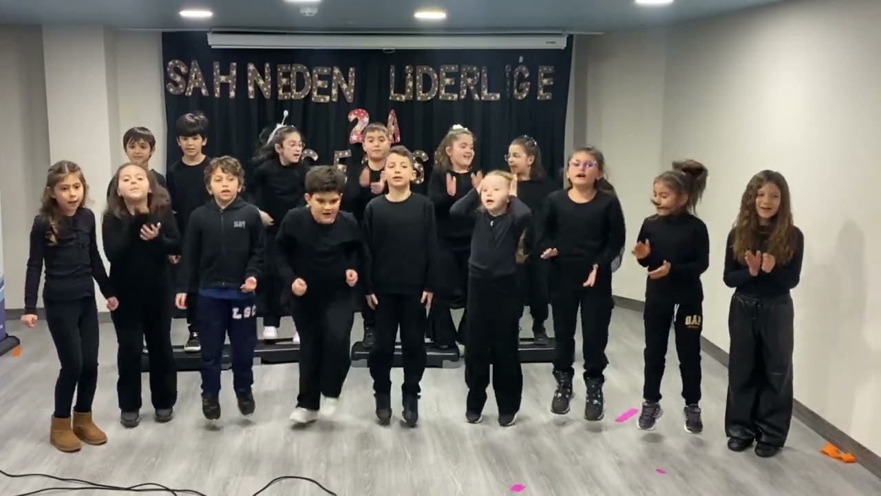 İlkokul 2/A Sınıfı | Hayat Bayram Olsa Koro 🎶 | Sahneden Liderliğe | Lider Sancak Koleji