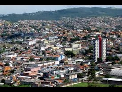 141 Vista aérea da cidade de Itapevi , trem antigo cruza cidade - YouTube