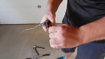 How do you cut wire with pliers?