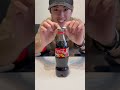 【実験】コーラにガムを入れるととんでもない事になるって本当?!?!