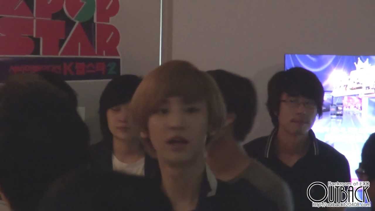 120810 SM ART EXHIBITION everysing 갔다가 굿즈 구경하는 EXO 1080p