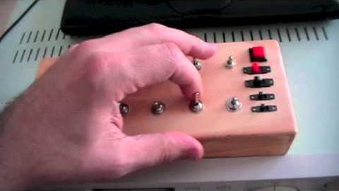 Akai S2000 sampler circuit bent