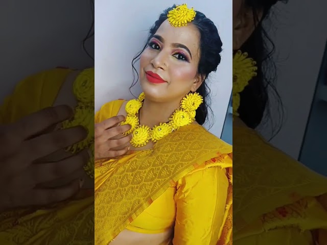 mehndi and haldi makeup look #makeupclasses #makeupartist