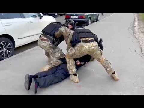 РАБОТАЕТ СПЕЦНАЗ ГРОМ облава на мошенников оперативная съёмка POLICE SPECIAL FORCES